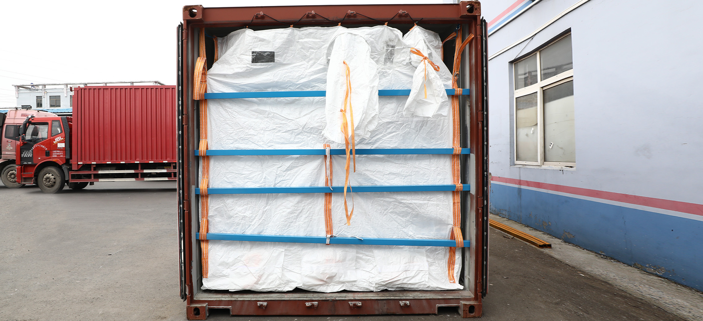 Revestimiento de contenedor seco a granel para transporte de polvo de PVC
